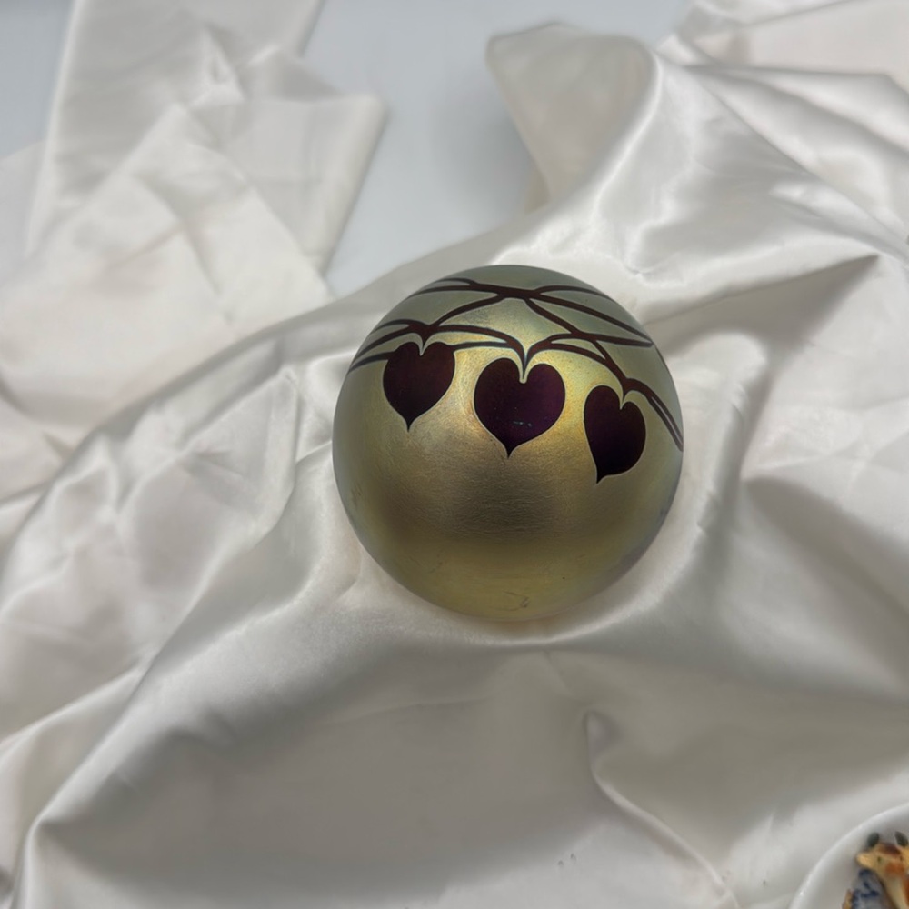 1983 signed Eickholt paperweight; 3 hearts & Ribbon decoration, 3” diameter.